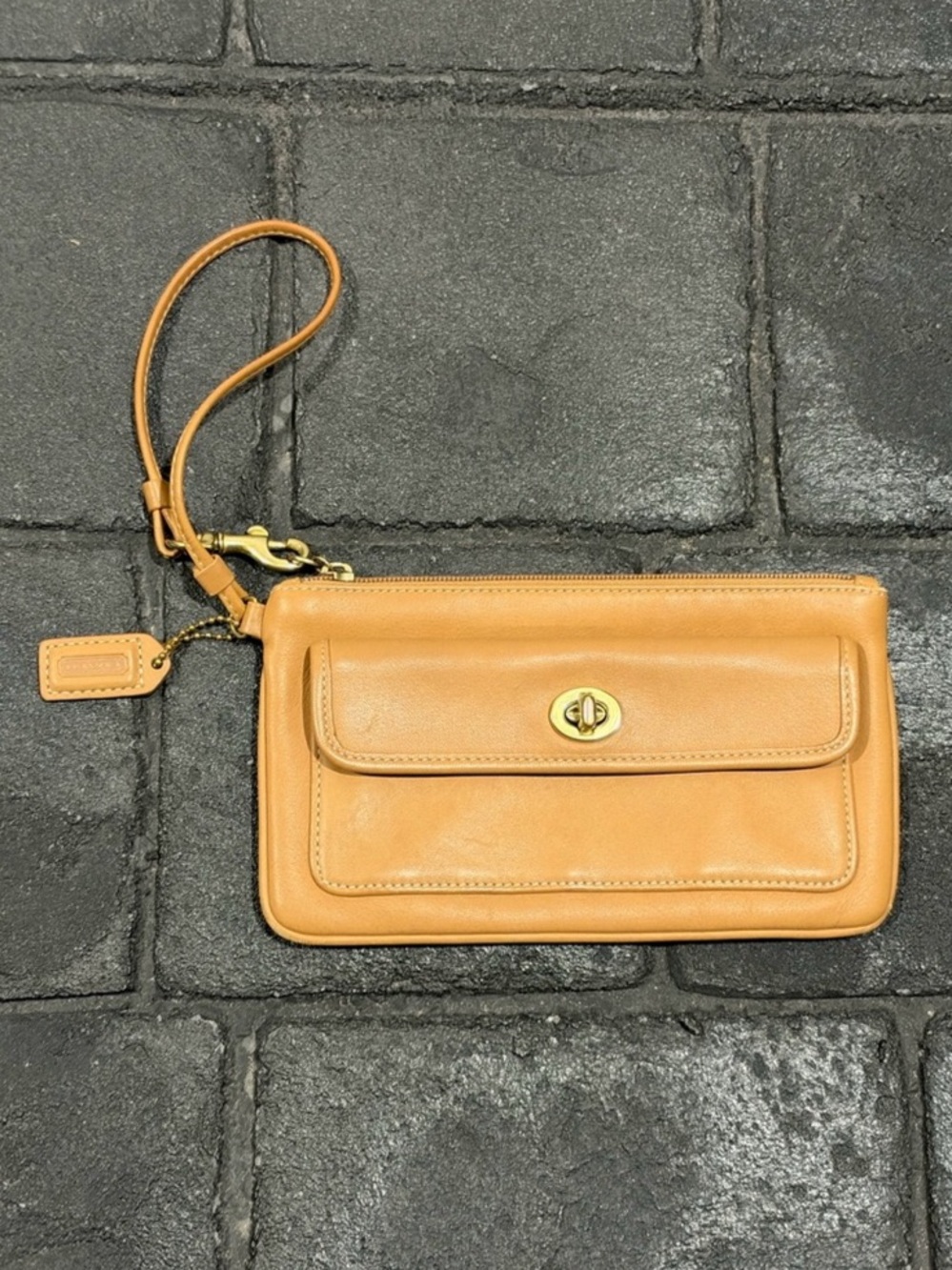Authentic COACH Legacy Turnlock Front Pocket Wristlet tan/brown